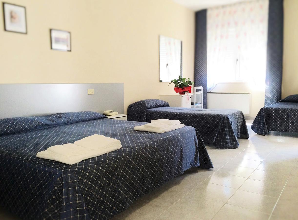 Hotel Diamante เฟอร์รันดีนา ภายนอก รูปภาพ