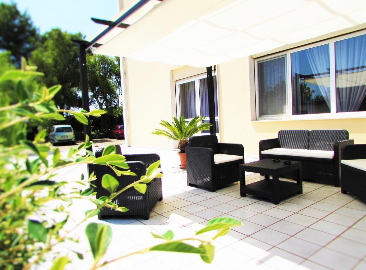 Hotel Diamante เฟอร์รันดีนา ภายนอก รูปภาพ