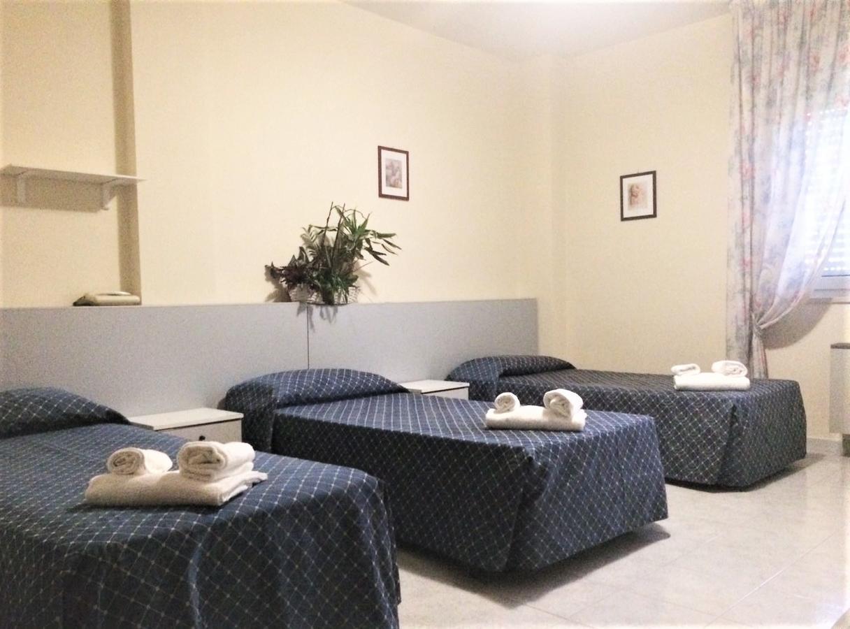Hotel Diamante เฟอร์รันดีนา ภายนอก รูปภาพ