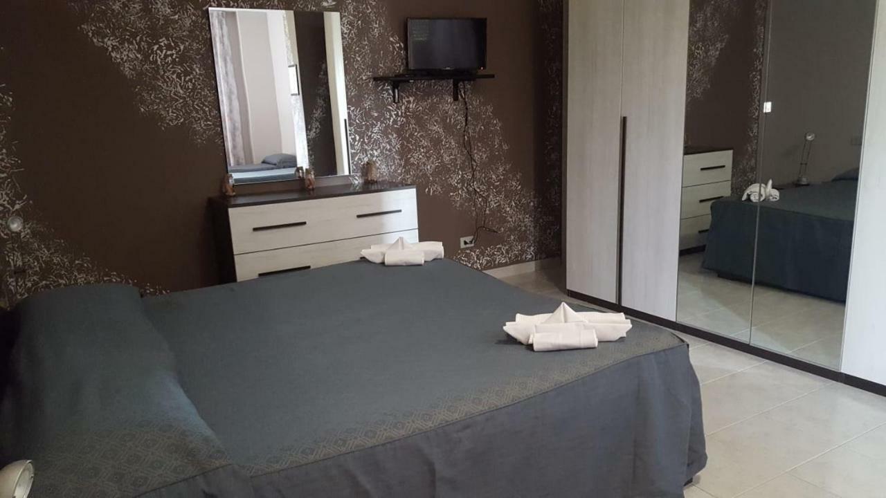 Hotel Diamante เฟอร์รันดีนา ภายนอก รูปภาพ